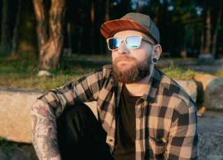 Dřevěné sluneční brýle 😎 - dívej se na svět trochu jinak. Objev jedinečné spojení s přírodou. 🌲 #woodfi #priroda #czechboy...