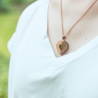 Buď jedinečná s dřevěným šperkem. 😍🌲 #czechgirl #woodfi #jsemdrevo